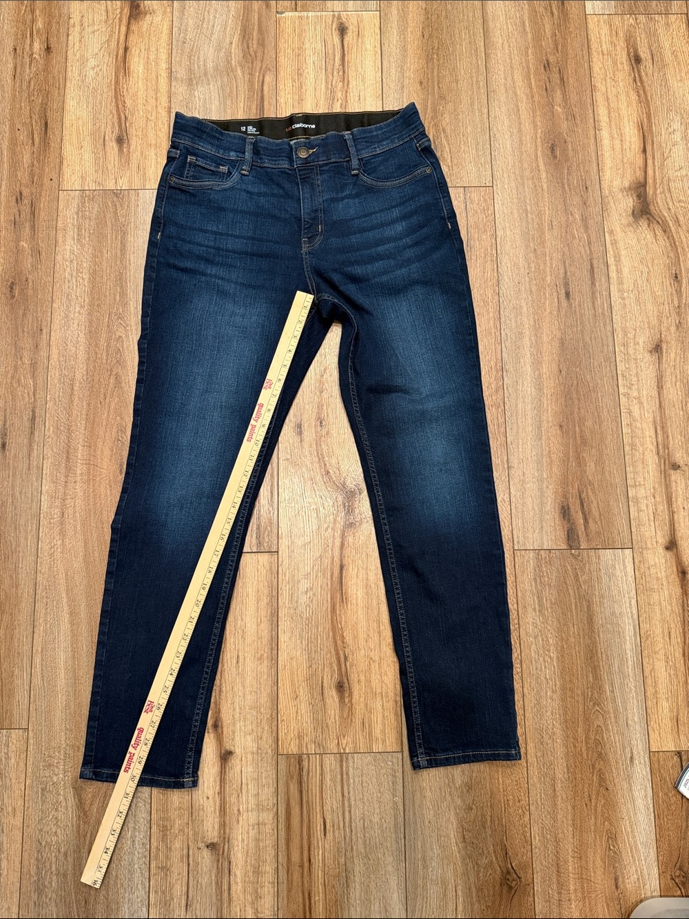 Liz Claiborne Sara Slim Leg Mid Rise Jeans Women’s Sz 12 Comfort Waist Dark Wash - Picture 5 of 8